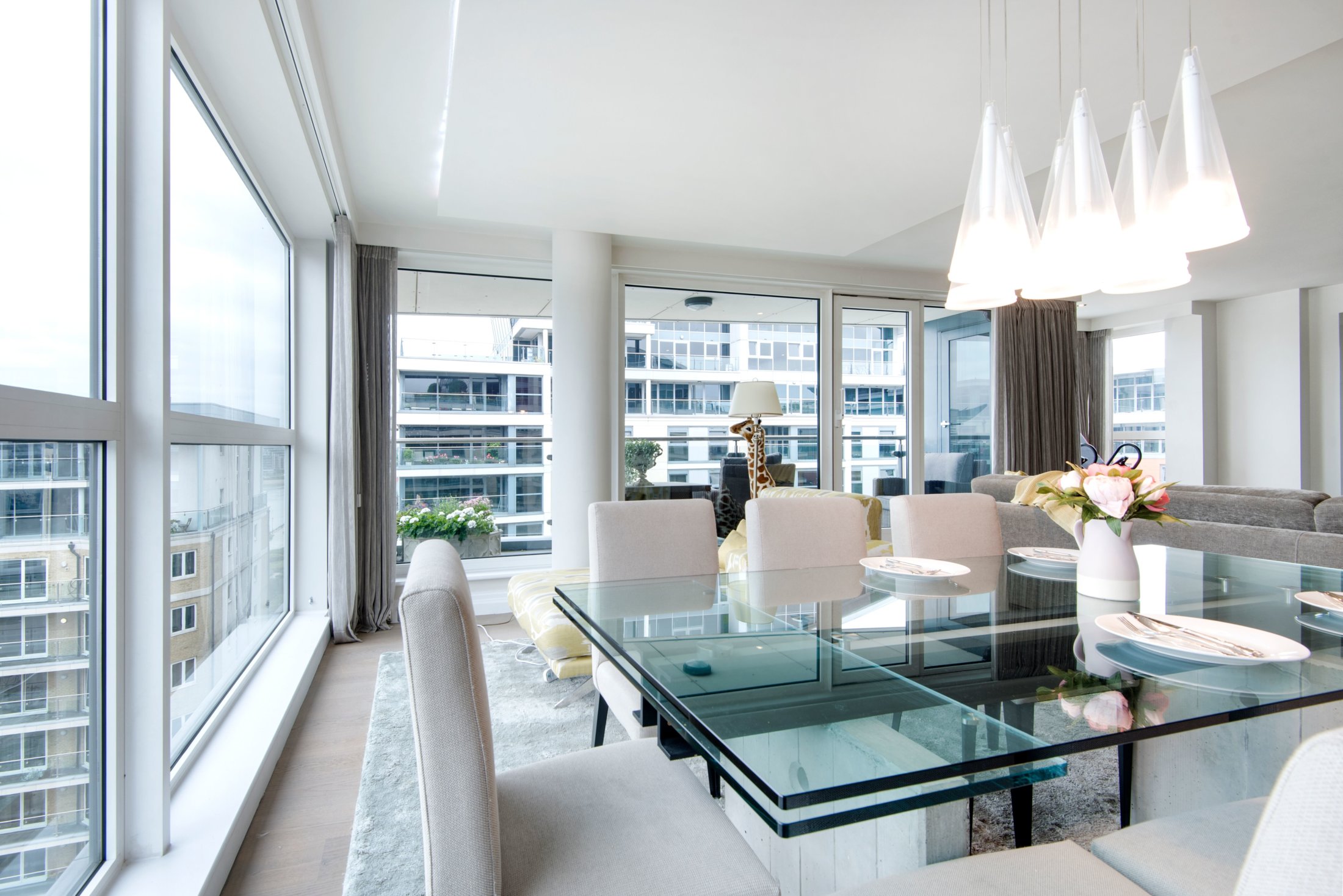 5 reasons why you should work with an Airbnb management company in London