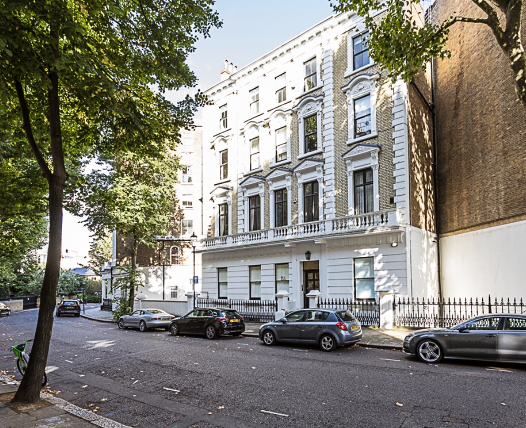 A Traveller’s Guide to Notting Hill: London’s Iconic Neighbourhood