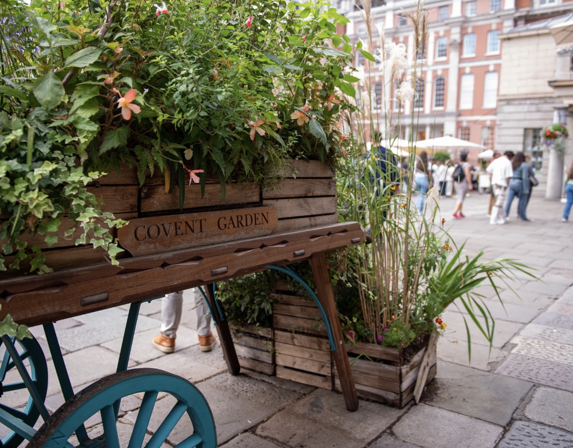 A Traveller’s Guide to the City of London: The City Within a Capital