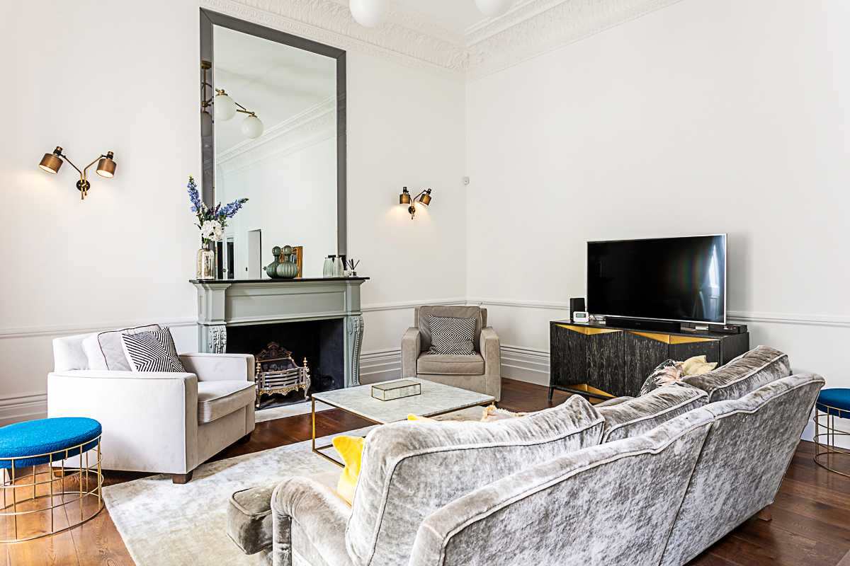 City Relay managed bedroom